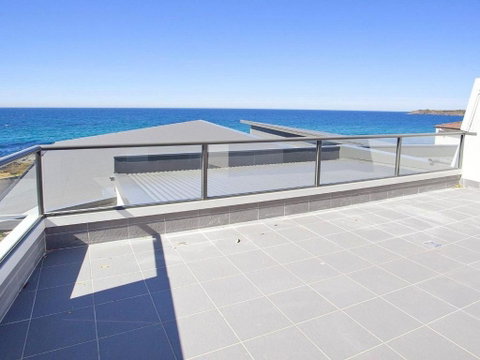 Aqua Views Over Jones Beach - New South Wales Tourism  2