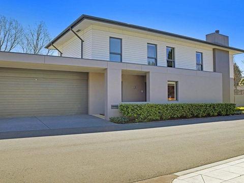 Arum 4 Heritage Park Contemporary & Timeless - New South Wales Tourism  7