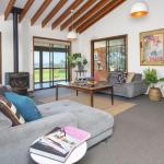 Beach House On Jones Beach Kiama Accommodation - New South Wales Tourism  1