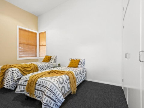 Bowery Beach House Spacious Family Accommodation - New South Wales Tourism  6