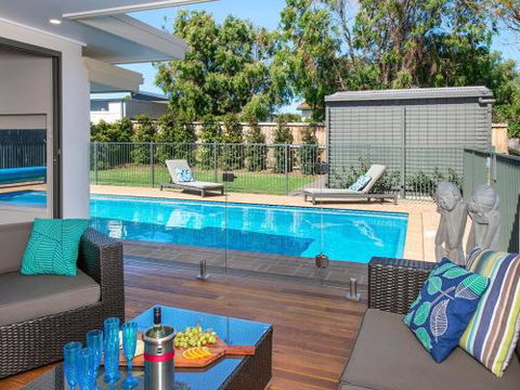 Emerald Coastal Walk Swimming Pool Pet Friendly - New South Wales Tourism  3
