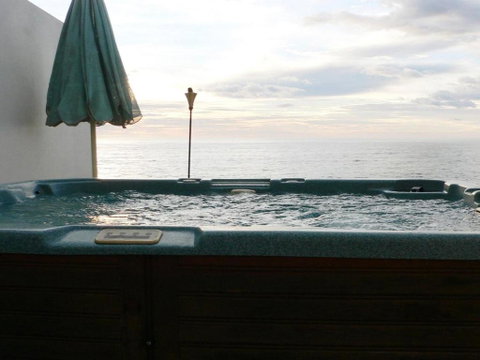 Joness Beach House Perfect Location With Views! - New South Wales Tourism  2