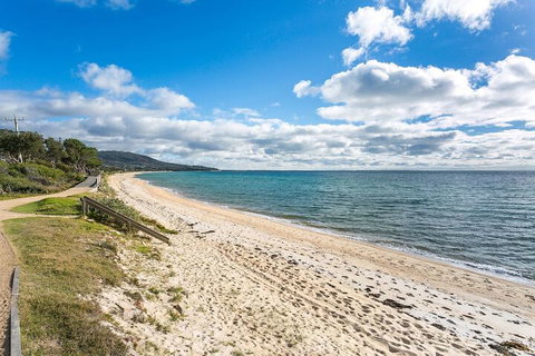 Foreshore Beach House Ideal Family Spot - New South Wales Tourism  7