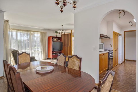 Foreshore Beach House Ideal Family Spot - New South Wales Tourism  4