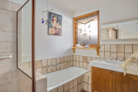 Foreshore Beach House Ideal Family Spot - New South Wales Tourism  1