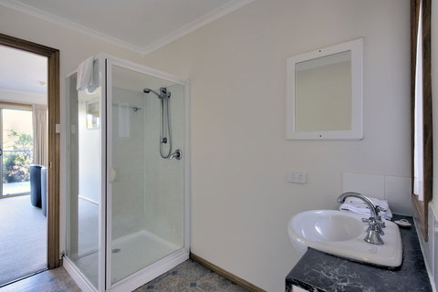 Freycinet Sanctuary 5 - New South Wales Tourism  5