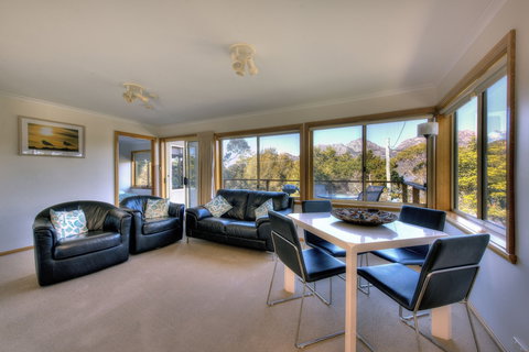 Freycinet Sanctuary 5 - New South Wales Tourism  4