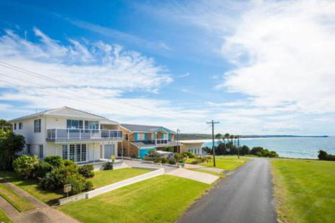 31 McMillan Crescent - New South Wales Tourism  0
