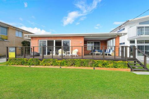 Casa Sorella Beachfront Family Home With Pool - New South Wales Tourism  3