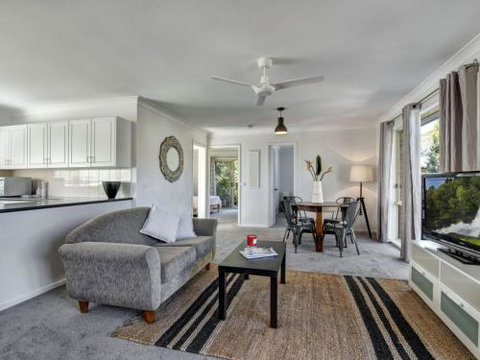 Mollymook Coastal Villa - New South Wales Tourism  2