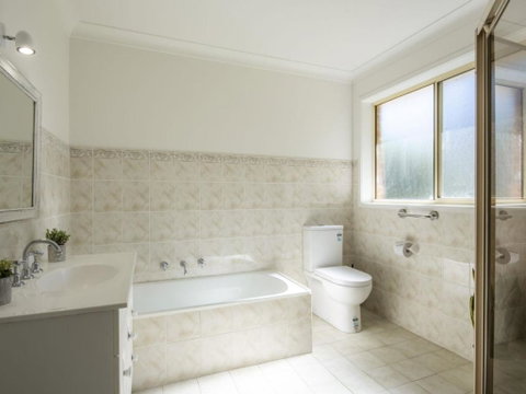 Mollymook Coastal Villa - New South Wales Tourism  3