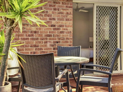 Mollymook Coastal Villa - New South Wales Tourism  6