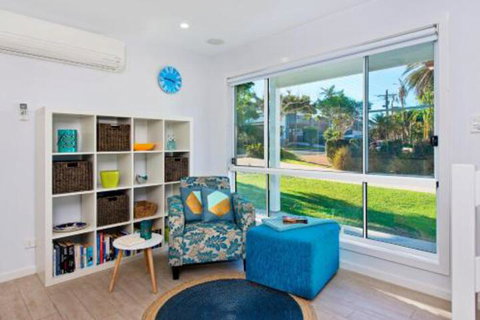 Middle Rock Beach House Beach Front Lake Cathie - New South Wales Tourism  5