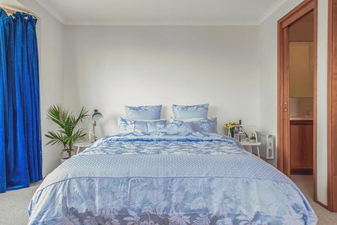 Vintage Cuddle Guest House - New South Wales Tourism  2