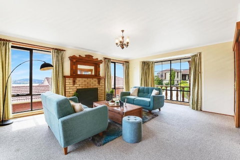 Vintage Cuddle Guest House - New South Wales Tourism  4