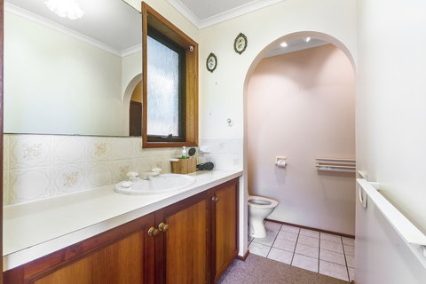 Vintage Cuddle Guest House - New South Wales Tourism  5