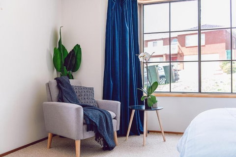 Vintage Cuddle Guest House - New South Wales Tourism  3