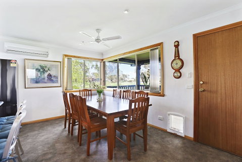 Yarragon 4 Bedroom House In Gippsland - New South Wales Tourism  6