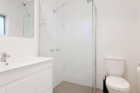 5B BENT STREET LARGE HOUSE WITH DUCTED AIR CON WIFI & FOXTEL - New South Wales Tourism  2