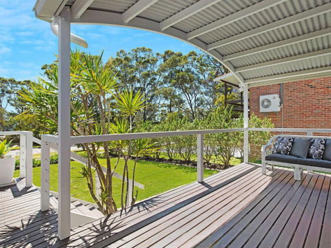 Akarana Beach House :: Jervis Bay Rentals - New South Wales Tourism  5