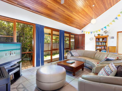 Semaphore Beach House - New South Wales Tourism  5