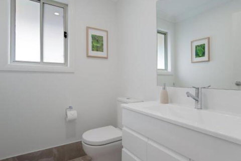 Birubi Breezes 2 / 7 Fitzroy St. Large Duplex With Air Conditioning WIFI & Only 5 Minute Walk To The Beach - New South Wales Tourism  6