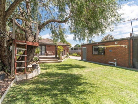 Family Foreshore Favourite - New South Wales Tourism  4