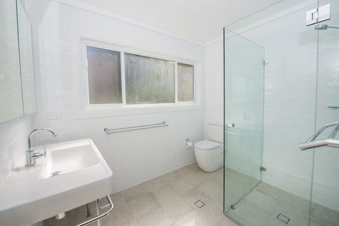 Fingal Bay Beach House 32 Lentara Street - New South Wales Tourism  4