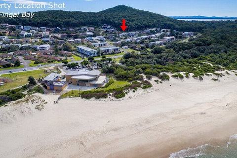 Fingal Bay Beach House 32 Lentara Street - New South Wales Tourism  2