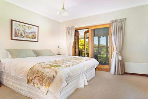 Jaspers Brush Tranquil Gardens & Stunning Views - New South Wales Tourism  7