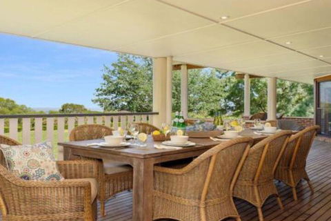Jaspers Brush Tranquil Gardens & Stunning Views - New South Wales Tourism  4