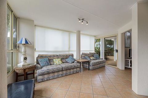 Fabulous Pet Friendly Family Home - 3 Carribean Court - New South Wales Tourism  4