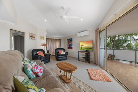 Fabulous Pet Friendly Family Home - 3 Carribean Court - New South Wales Tourism  6
