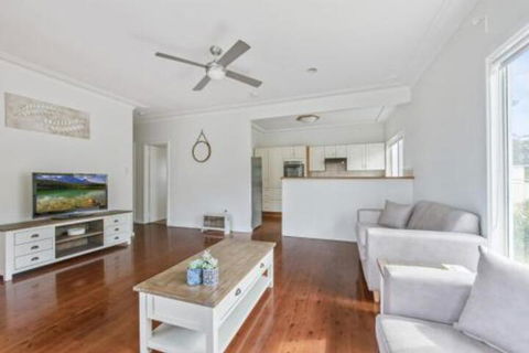 Mitchell Pde 71 Mollymook - New South Wales Tourism  5