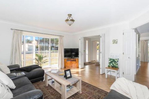 Macleay Street 23 Narrawallee - New South Wales Tourism  0