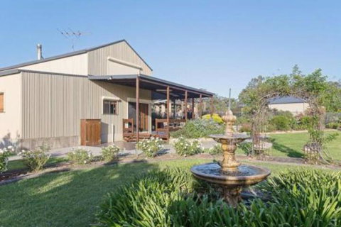 Kelman Cottage Tucked Away With Pool + Native Wildlife - New South Wales Tourism  6