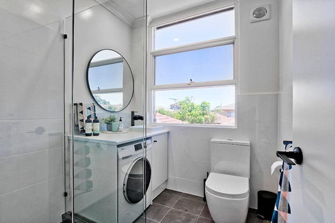 1 Bedroom Apt With Air Conditioning In Plympton - New South Wales Tourism  4