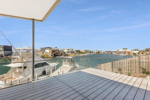 Anchored Access To The Gippsland Lakes - New South Wales Tourism  6