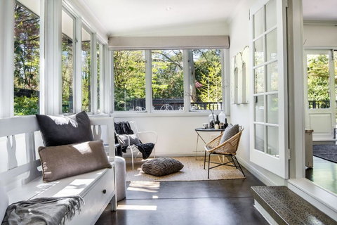 Magnolias On Mernda - New South Wales Tourism  1