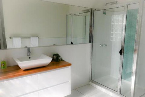 BAY Of FIRES BEACH SHACK Ocean Views From A Modern Beachhouse - New South Wales Tourism  5