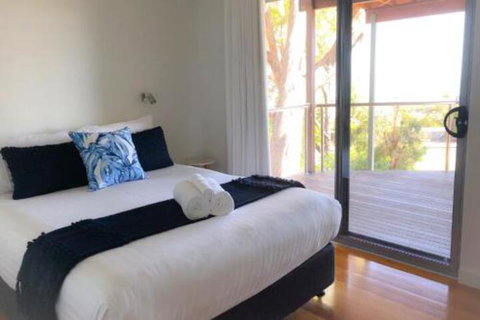 BAY Of FIRES BEACH SHACK Ocean Views From A Modern Beachhouse - New South Wales Tourism  7