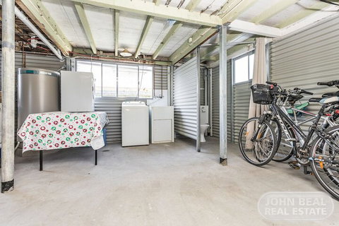 Brighton Waterfront Beach House - New South Wales Tourism  3