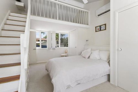 The Lake House With Swimming Pool - New South Wales Tourism  6