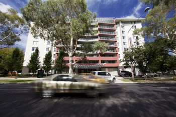 Clifton Suites On Northbourne - New South Wales Tourism  0