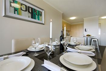 Clifton Suites On Northbourne - New South Wales Tourism  4