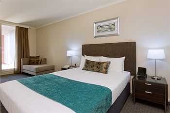 Clifton Suites On Northbourne - New South Wales Tourism  2