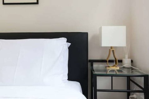 2 Bedroom Home In Kirribilli With A Great View - New South Wales Tourism  6