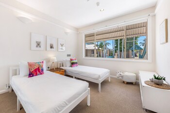 Sunshine Villa At Sanctuary Cove - New South Wales Tourism  6