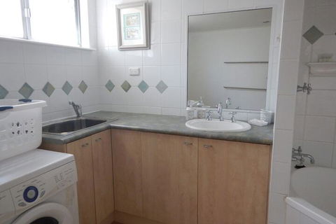 Unit 2 At 4 Pelican Street, Peregian Beach, Noosa Area - New South Wales Tourism  2