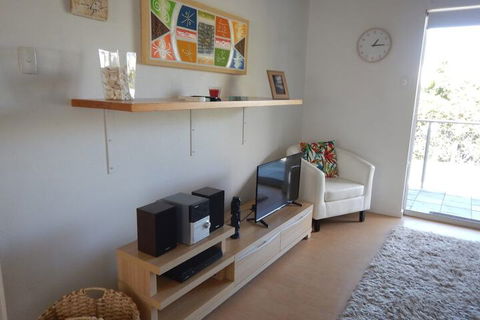 Unit 2 At 4 Pelican Street, Peregian Beach, Noosa Area - New South Wales Tourism  3